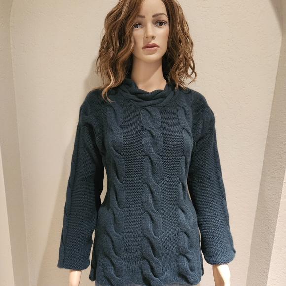 Women's Neiman Marcus Hand Knit Sweater - Picture 1 of 6